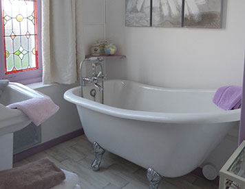 Room with bathtub